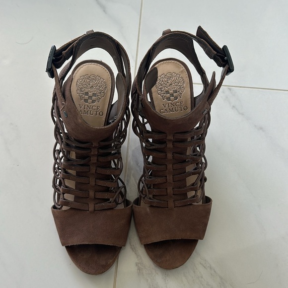 Vince Camuto “Evel” leather strappy sandals - Picture 3 of 6